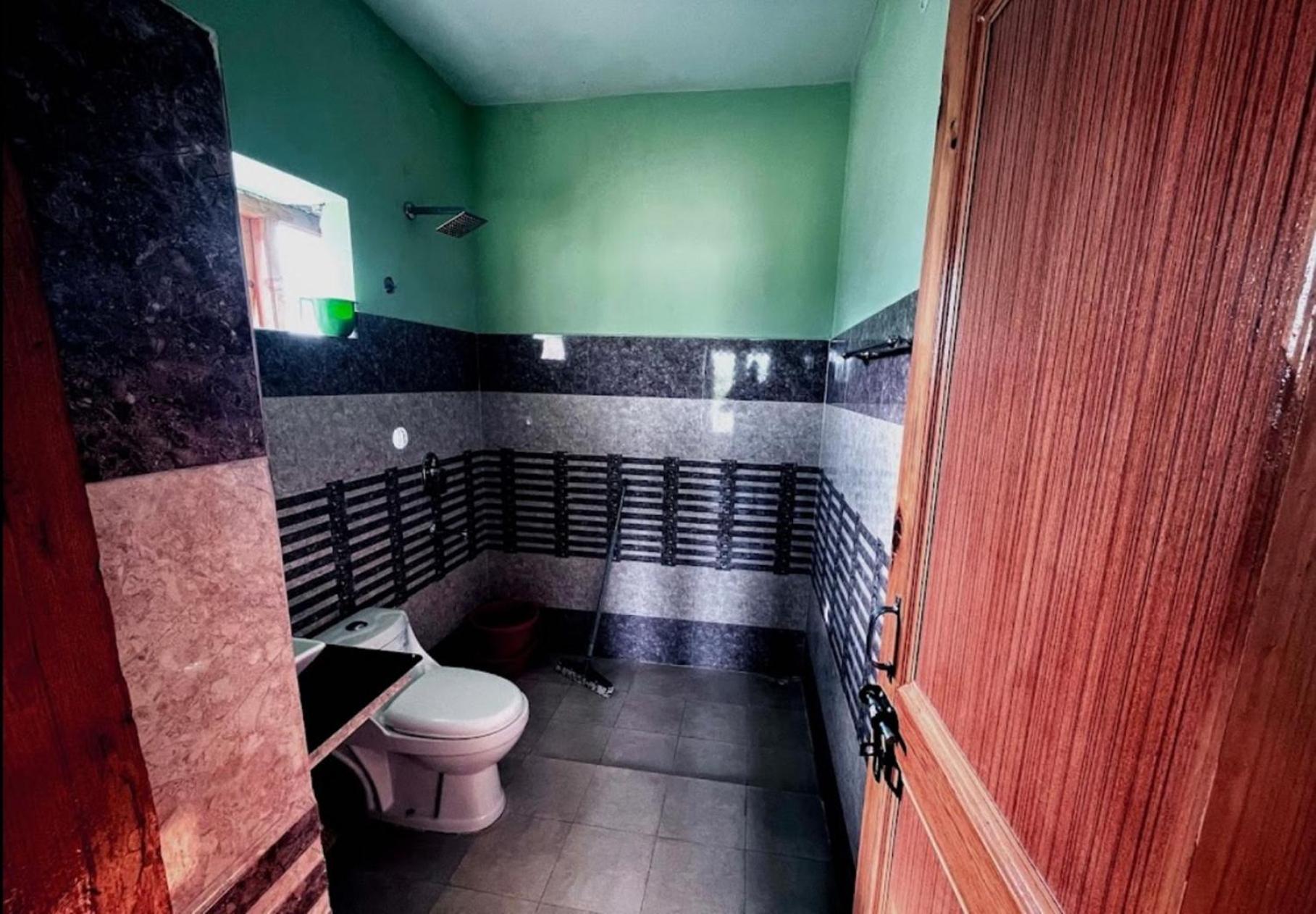 Tih Hotel Jorchung Λεχ Εξωτερικό φωτογραφία